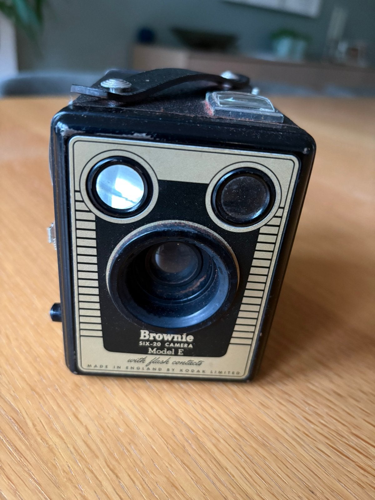 Vintage Kodak Brownie Six-20 Model E met originele tas, Audio, Tv en Foto, Ophalen of Verzenden, Gebruikt, Compact, Kodak