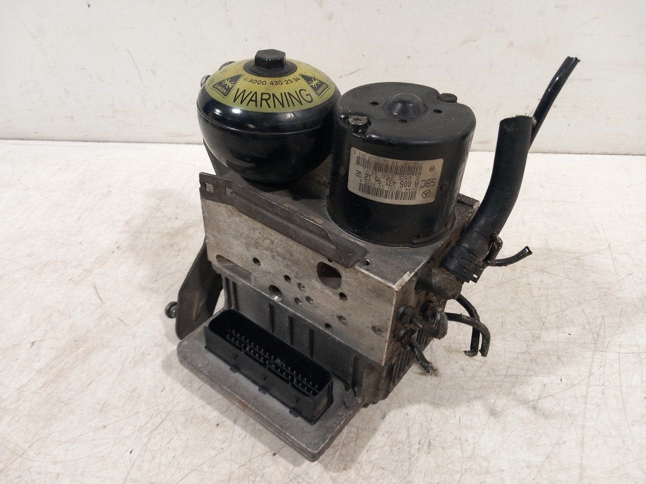 Abs pomp Mercedes-Benz E-Klasse, Auto-onderdelen, Onderdelen@venauto.nl, Van der Ven Autorecycling B.V., Gebruikt, Ettenseweg 76, 4706 PB Roosendaal, The Netherlands