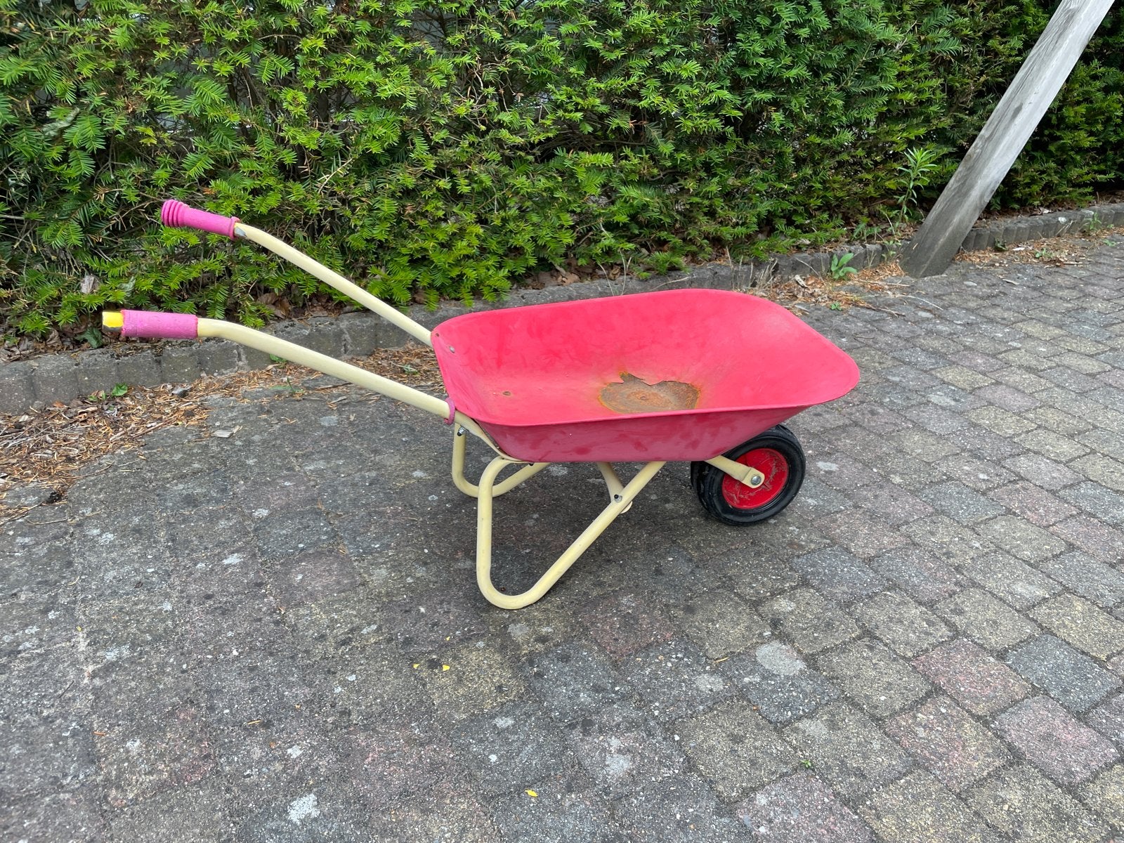 Gratis! Kinder kruiwagen rood - speelgoed, Ophalen, Gebruikt, Jongen of Meisje