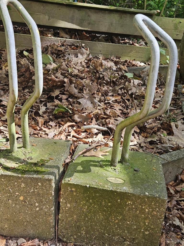 2 x een fietsenrek met betonblok, Fietsen en Brommers, Ophalen