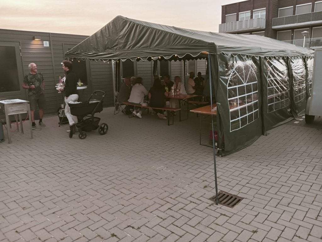 partytent 4 x 8 meter tuinfeest dorpsfeest party huur tafel, Partytent, Zo goed als nieuw, 4 tot 6 meter, 5 tot 8 meter