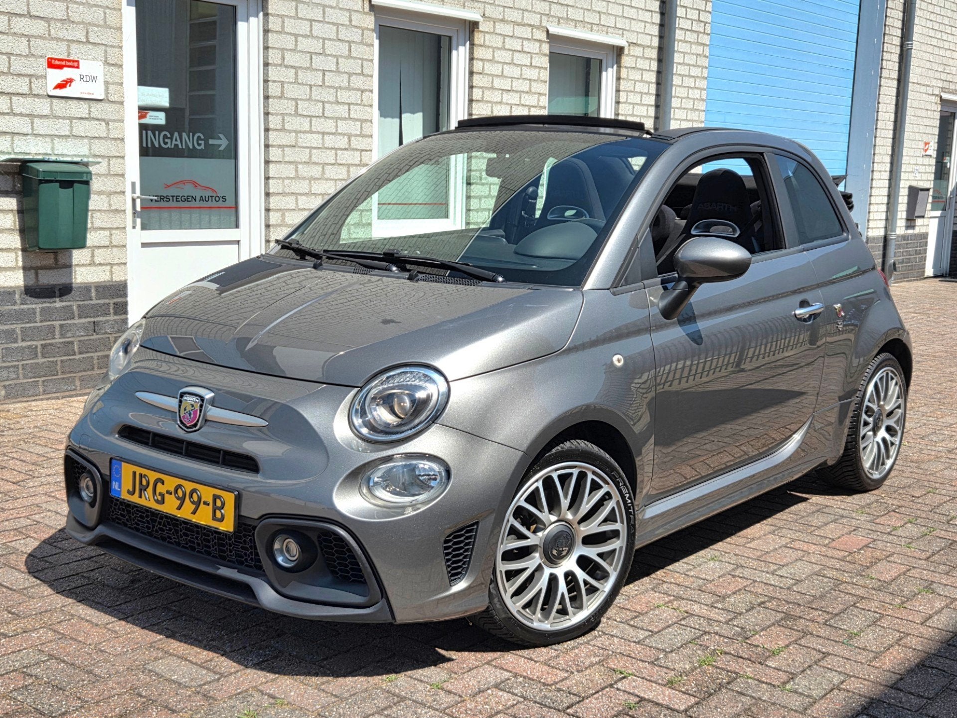 Fiat 500C 1.4 T-Jet Abarth 595 Cabriolet 59.000km!, Auto's, Voorwielaandrijving, Gebruikt, 4 stoelen, Alcantara