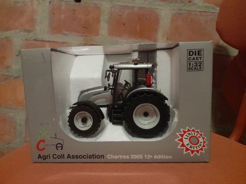 Valtra c120 limited edition, Ophalen of Verzenden, Nieuw, Tractor of Landbouw, Universal Hobbies
