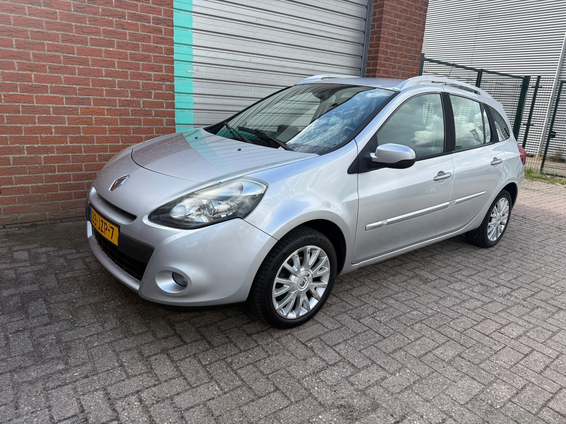 Renault Clio Estate 1.2 TCE Sélection Business Sport Bj:200, Voorwielaandrijving, Gebruikt, 4 cilinders, 1095 kg