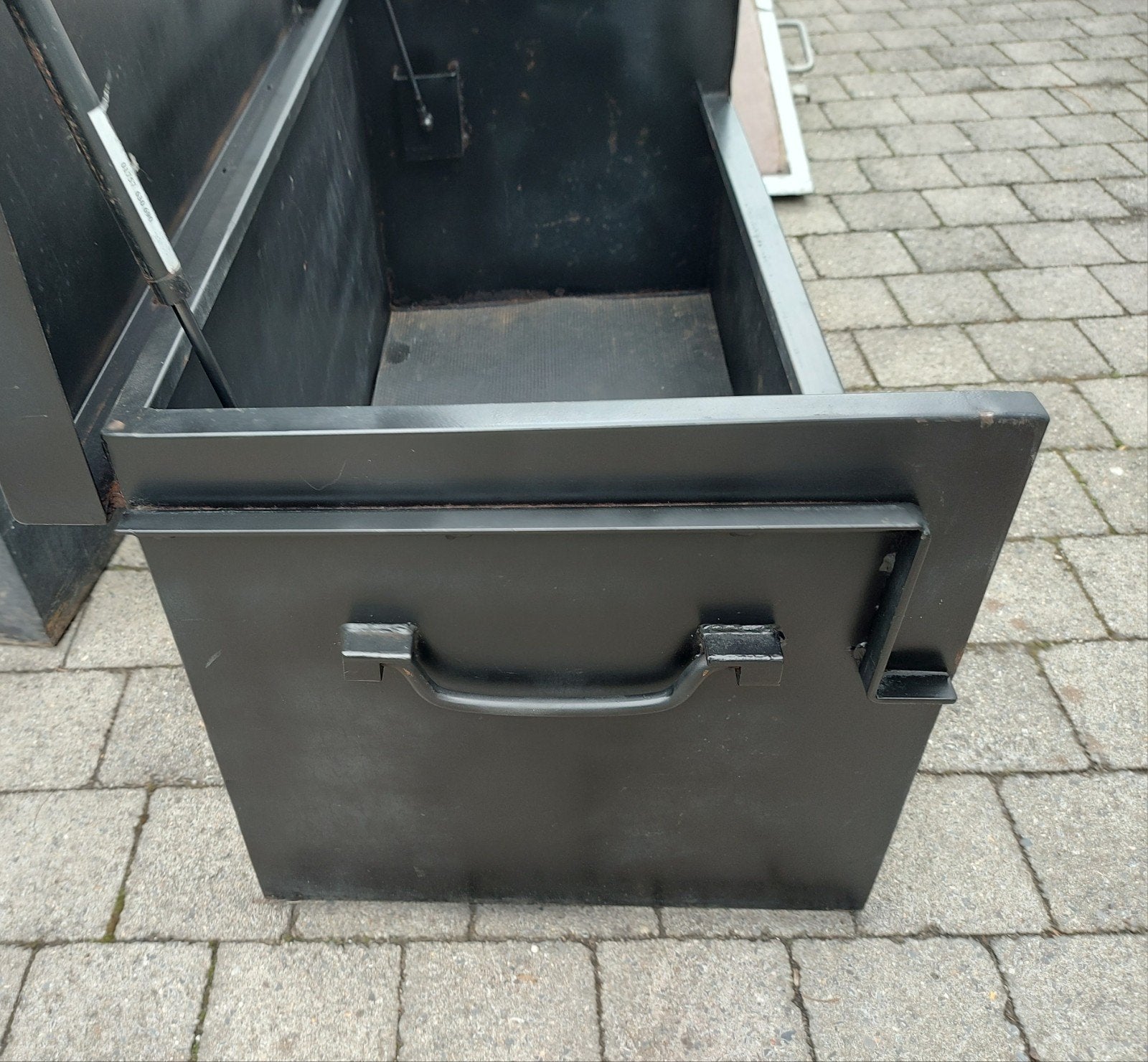 stevige afsluitbare materiaalkist / disselbak 950x470 x 46, Ophalen, Gebruikt