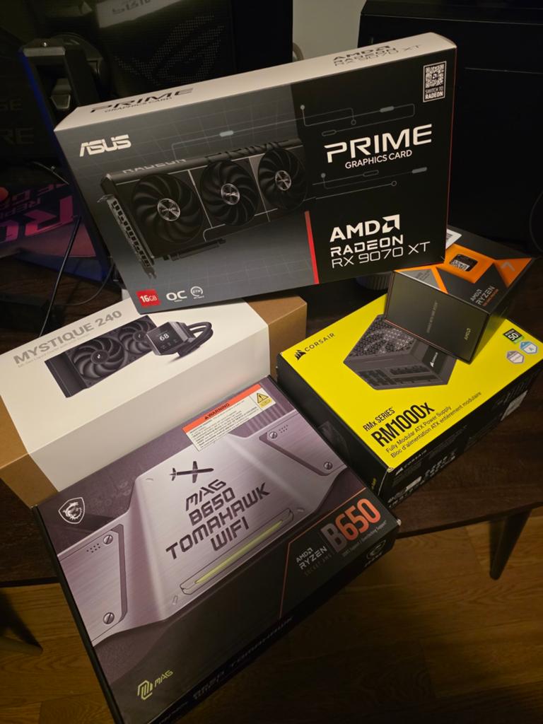 7800X3D 9070XT 64GB DDR5 - Volledige garantie, Ophalen of Verzenden, Zo goed als nieuw