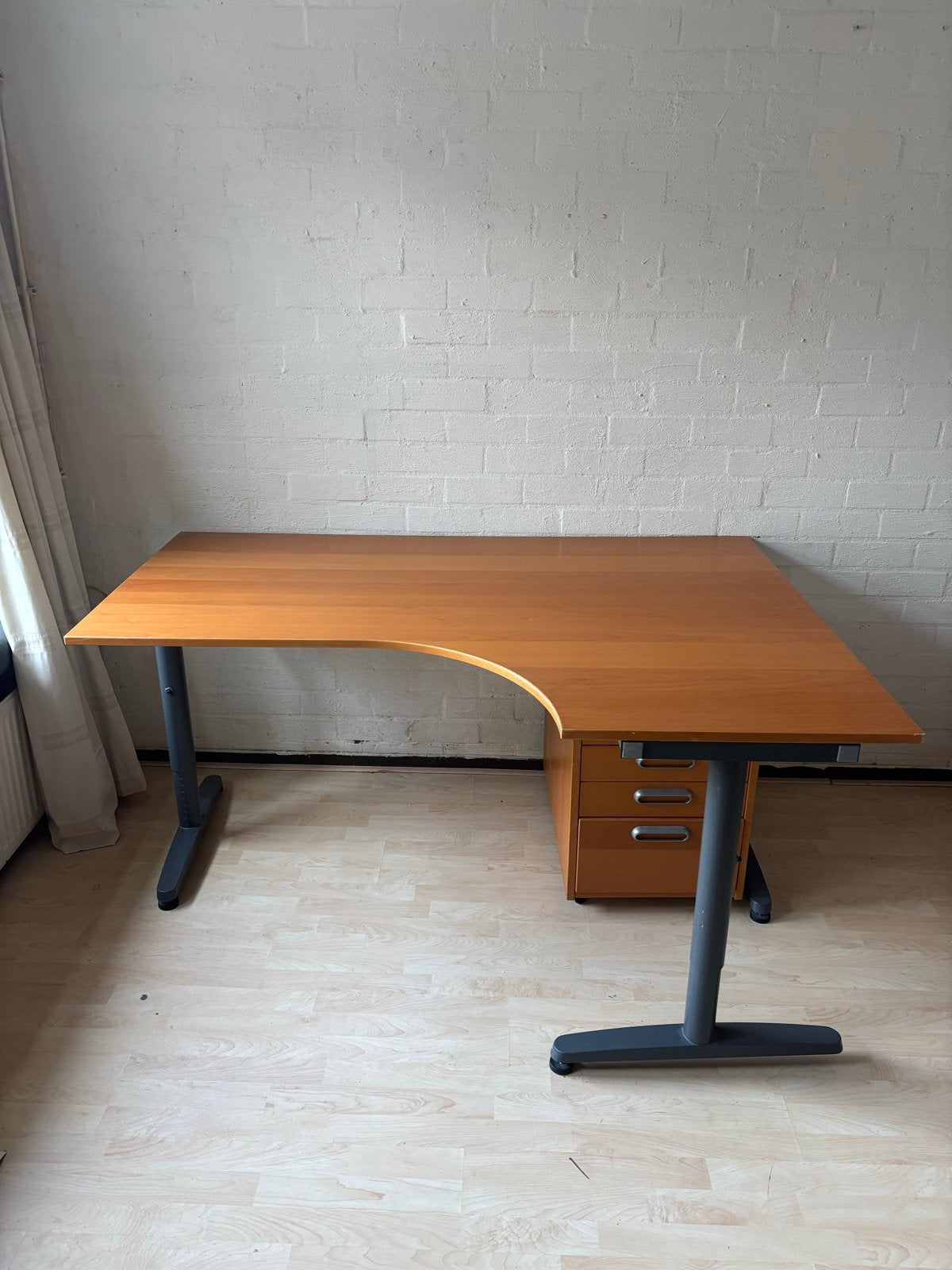 Hoekbureau met lichte gebruikssporen, Huis en Inrichting, Gebruikt, Hout, Hoekbureau, Bruin