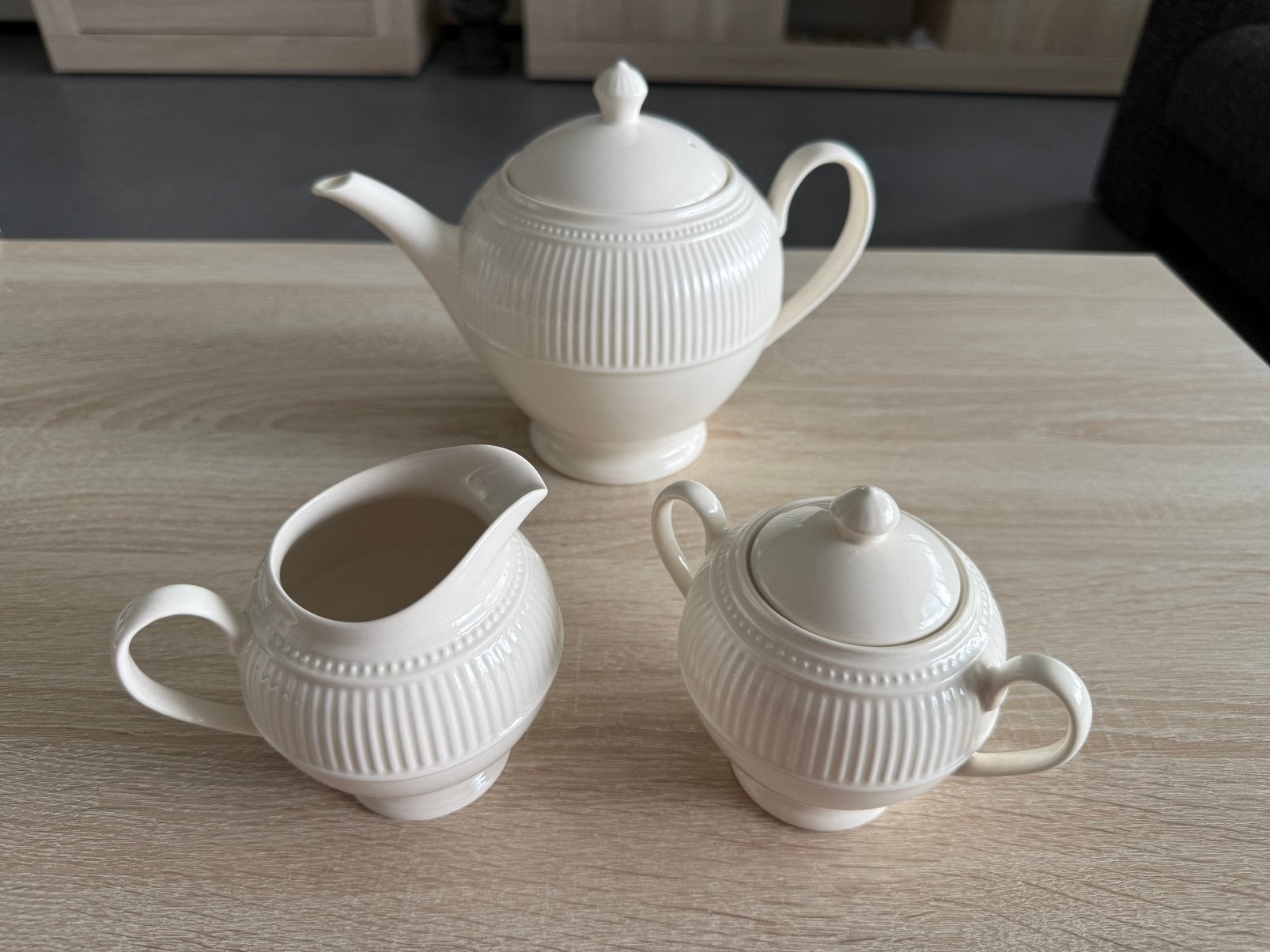 Wedgwood Windsor theepot met roomstel, Ophalen