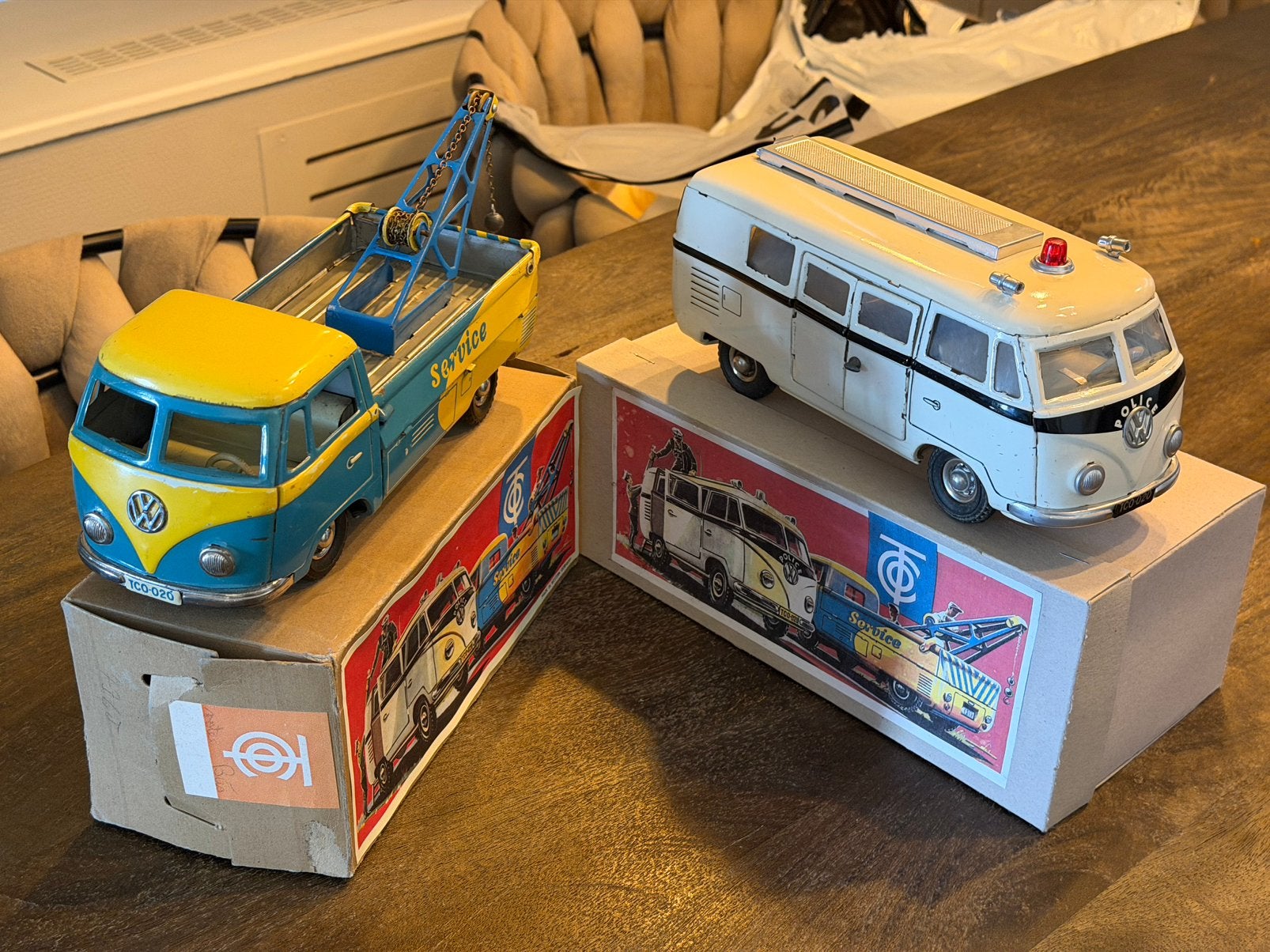 Twee Tippco Volkswagen TCO-020 T1 bussen met doos uit 1950s, Ophalen of Verzenden