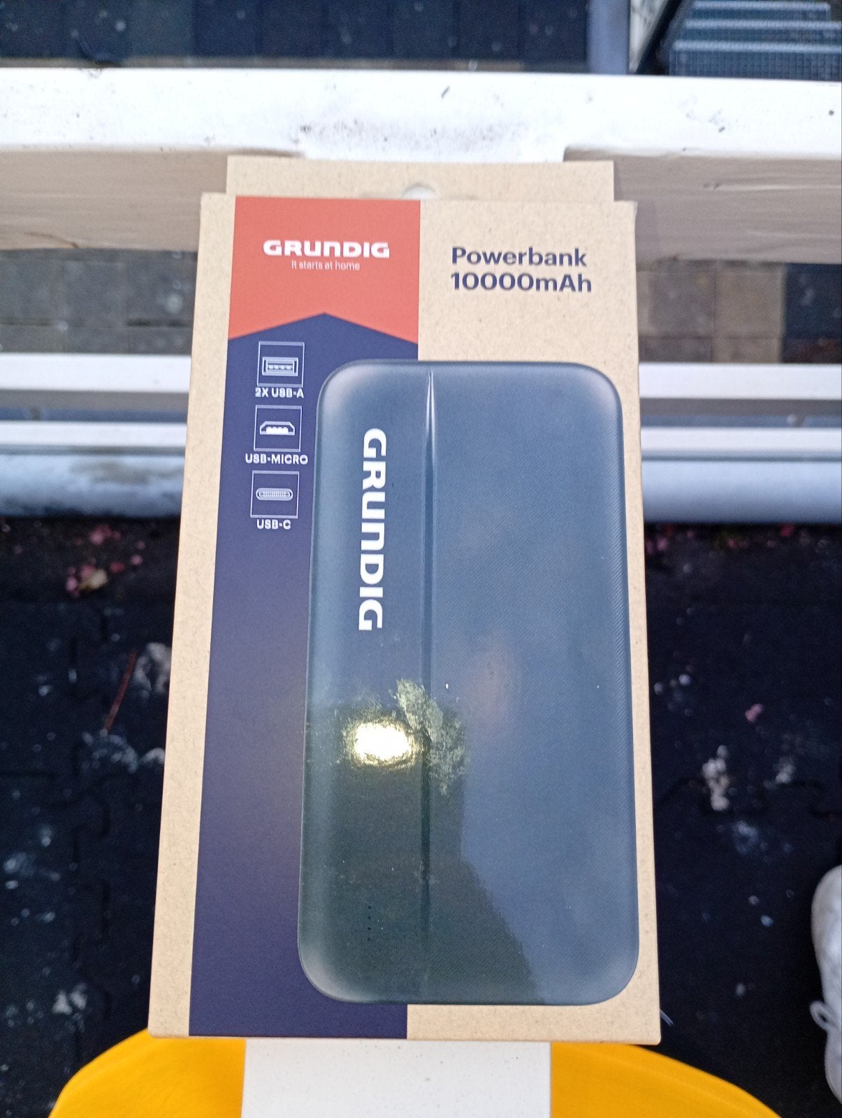 Grundig Powerbank 10000mAh - USB-A, USB-C, Micro-USB, Telecommunicatie, Powerbanks, Nieuw, Ophalen