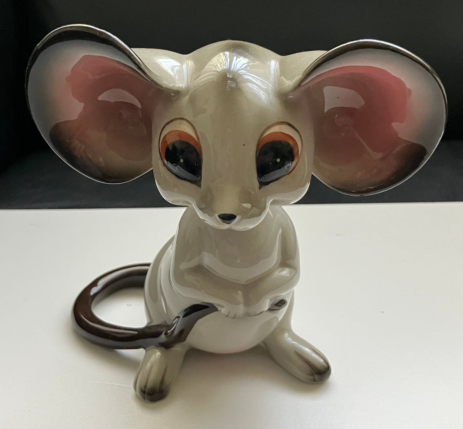 Aaardewerk muis met los beweegbaar kopje lengte is 15 cm, Verzamelen, Beelden en Beeldjes, Ophalen of Verzenden, Zo goed als nieuw