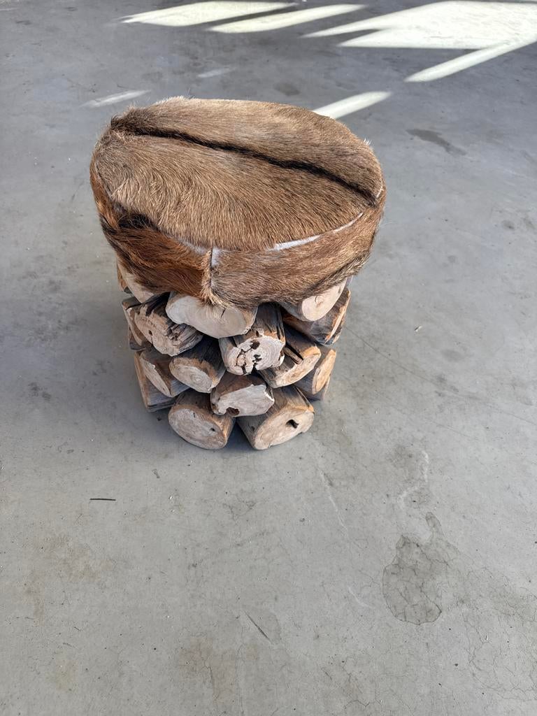 Unieke kruk van hout en vacht, Bruin, Ophalen of Verzenden, Zo goed als nieuw, Eén