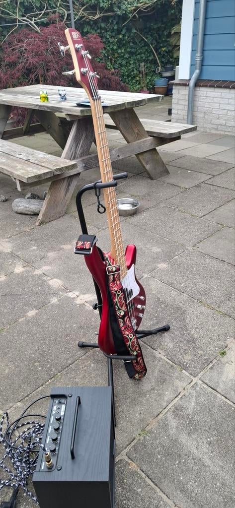 IBANEZ basgitaar Short scale met versterker en standaard, Muziek en Instrumenten, Snaarinstrumenten | Gitaren | Bas, Ophalen of Verzenden