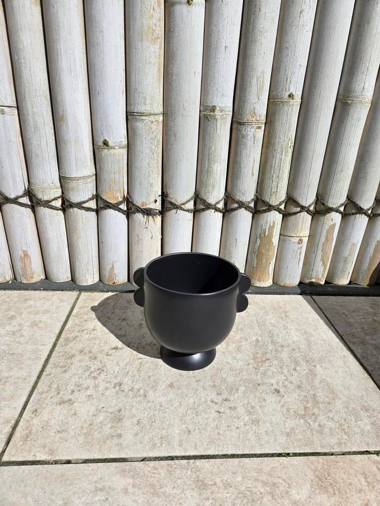 Zwarte bloempot met oren - Modern design, Overige materialen, Zwart, Ophalen of Verzenden, Zo goed als nieuw