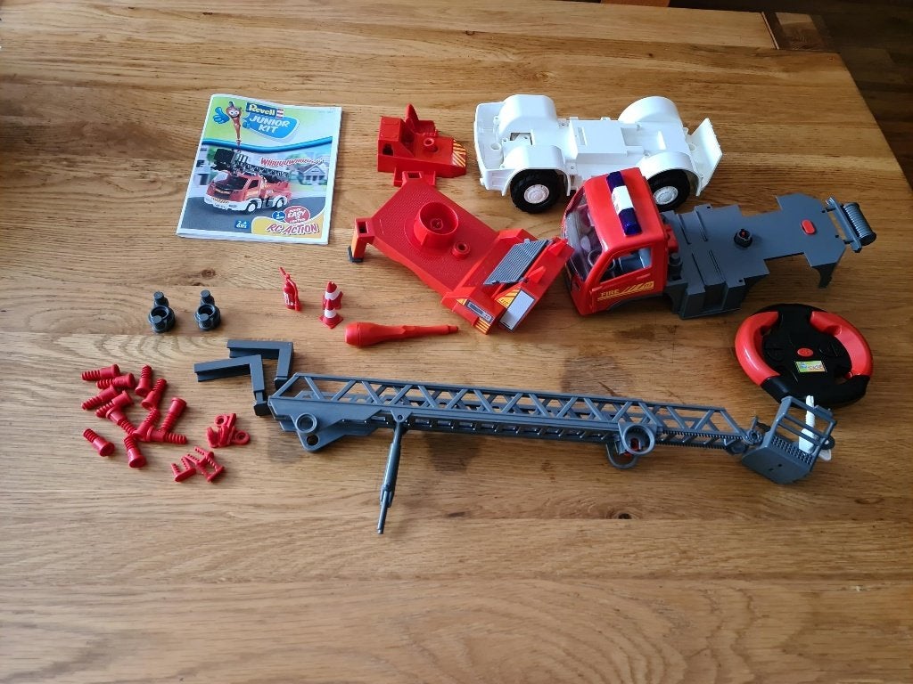 revell rc brandweerwagen met geluid, Ophalen, Auto, Zo goed als nieuw, 1:32 tot 1:50