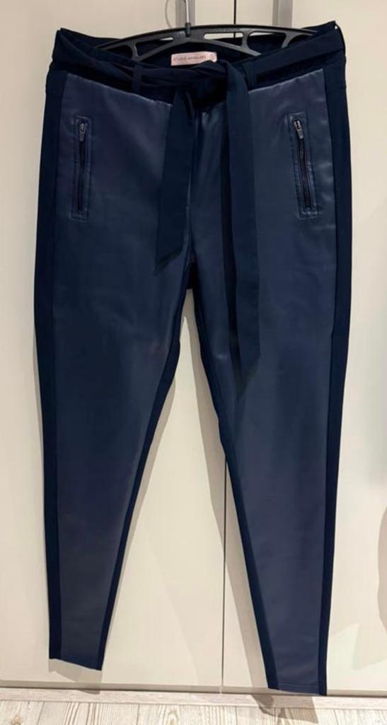 Studio Anneloes nieuwe Margot met leer broek donkerblauw M, Ophalen, Nieuw, Blauw, Lang