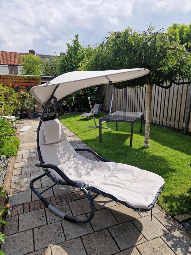 Comfortabel Tuin Ligbed met Zonnescherm, Tuin en Terras, Ophalen of Verzenden, Gebruikt, Metaal
