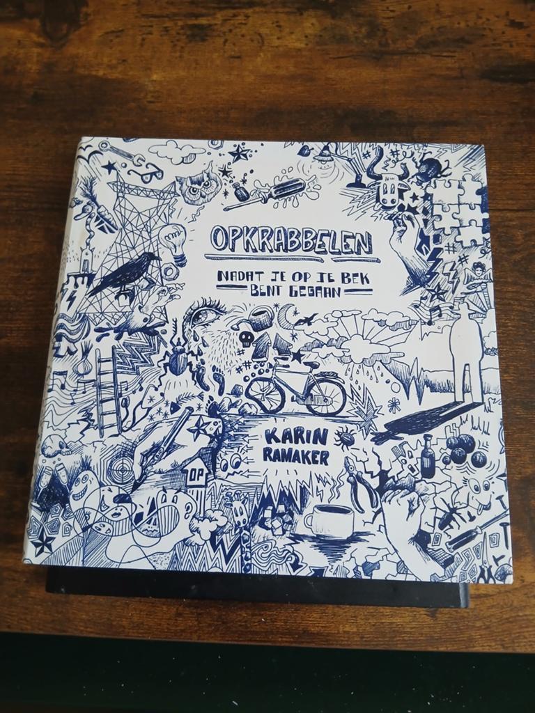 Opkrabbelen - Karin Ramaker (Invulboek), Ophalen of Verzenden, Gelezen, Karin Ramaker, Nederland
