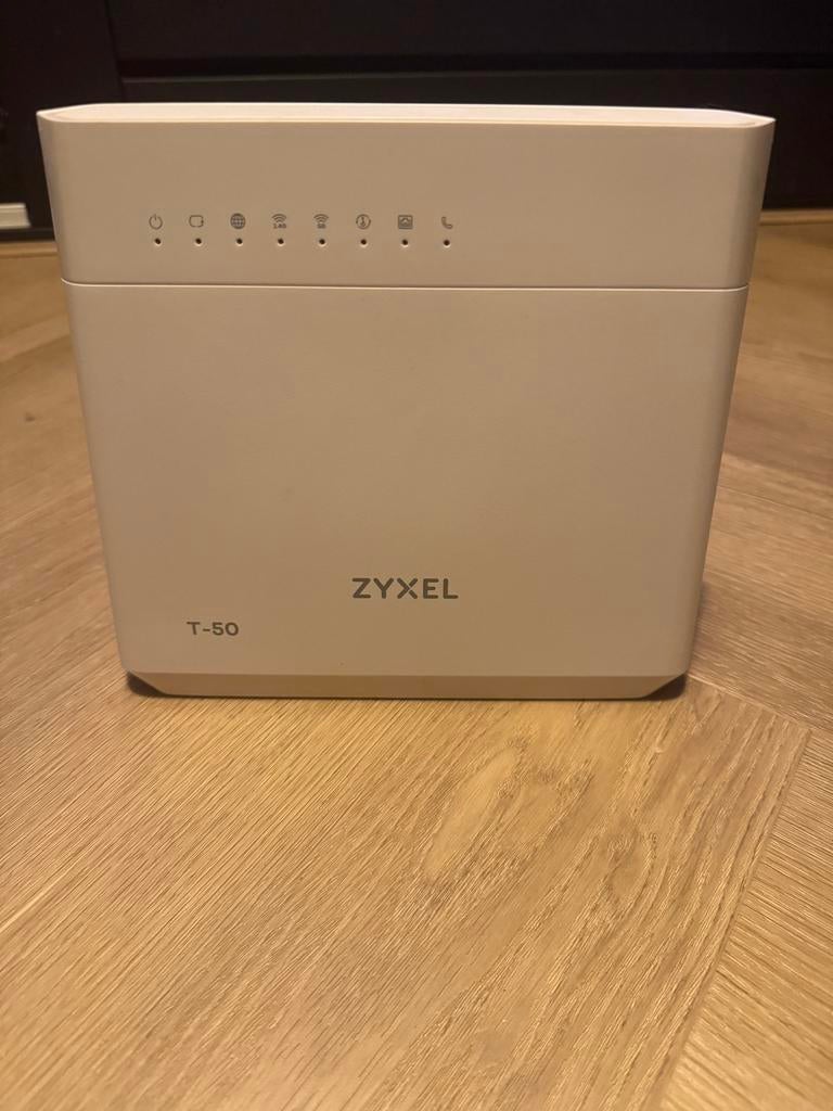 Zyxel T-50 VMG8825-T50 Router met modem, Computers en Software, Routers en Modems, Zo goed als nieuw, Router met modem, Ophalen of Verzenden
