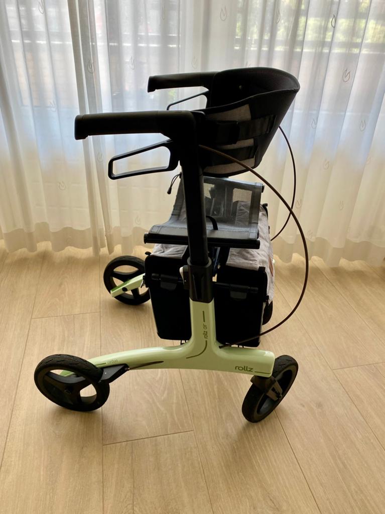 Rollator Rollz Air Carbon 4 weken oud, Diversen, Rollators, Ophalen of Verzenden, Zo goed als nieuw