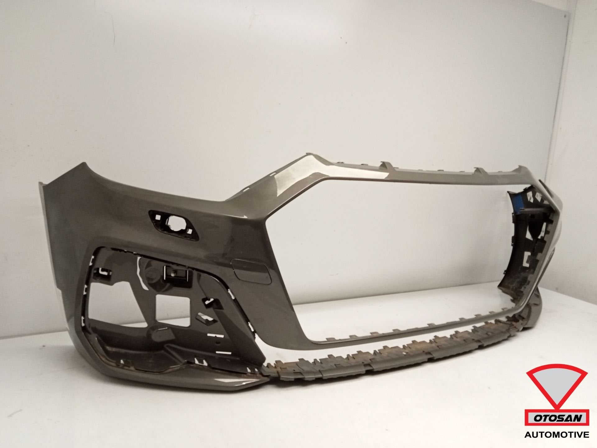 Audi A1 82A S-Line Voorbumper Bumper KLS Origineel!, Gebruikt, AUDI AG, Auto-Union-Strasse 1
85045  Ingolstadt, DE, Kundenbetreuung@audi.de
