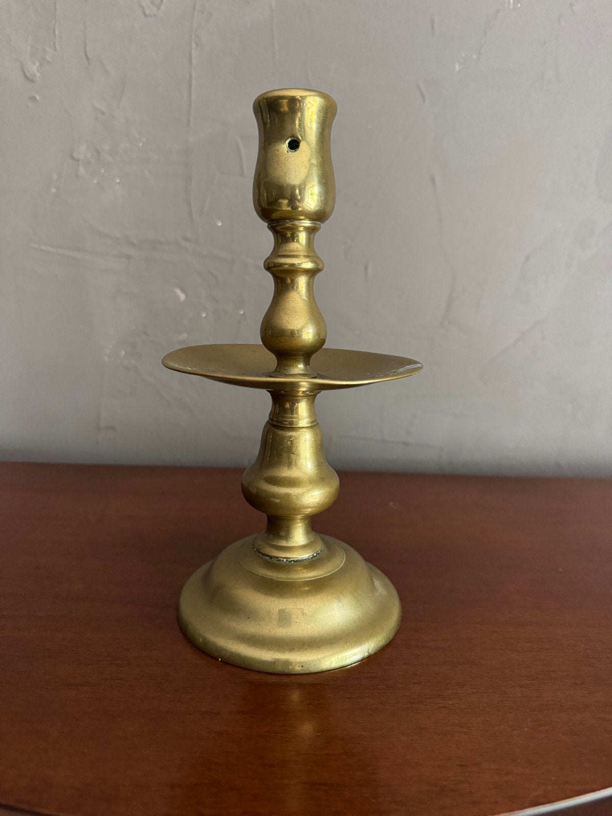 17e eeuwse Nederlandse koperen heemskerk kandelaar 22cm hoog, Ophalen of Verzenden, Koper of Brons