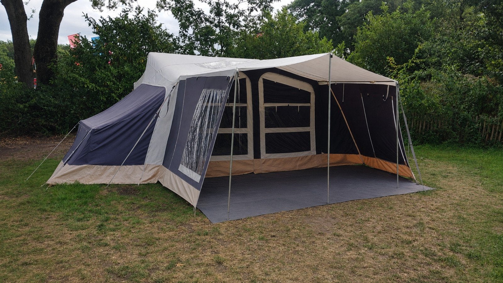 trigano odyssee gl 2015 ruime vouwwagen, Ophalen, Trigano, Beige, Aanwezig