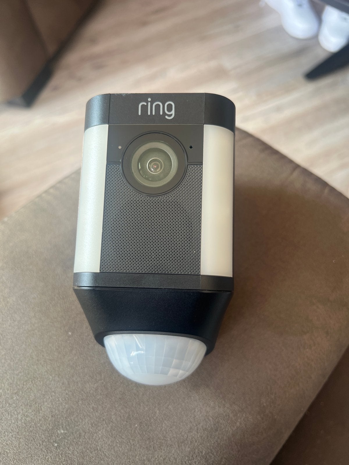 Ring Spotlight Cam - Batterijprobleem (rood lampje), Ophalen, Niet werkend, Buitencamera