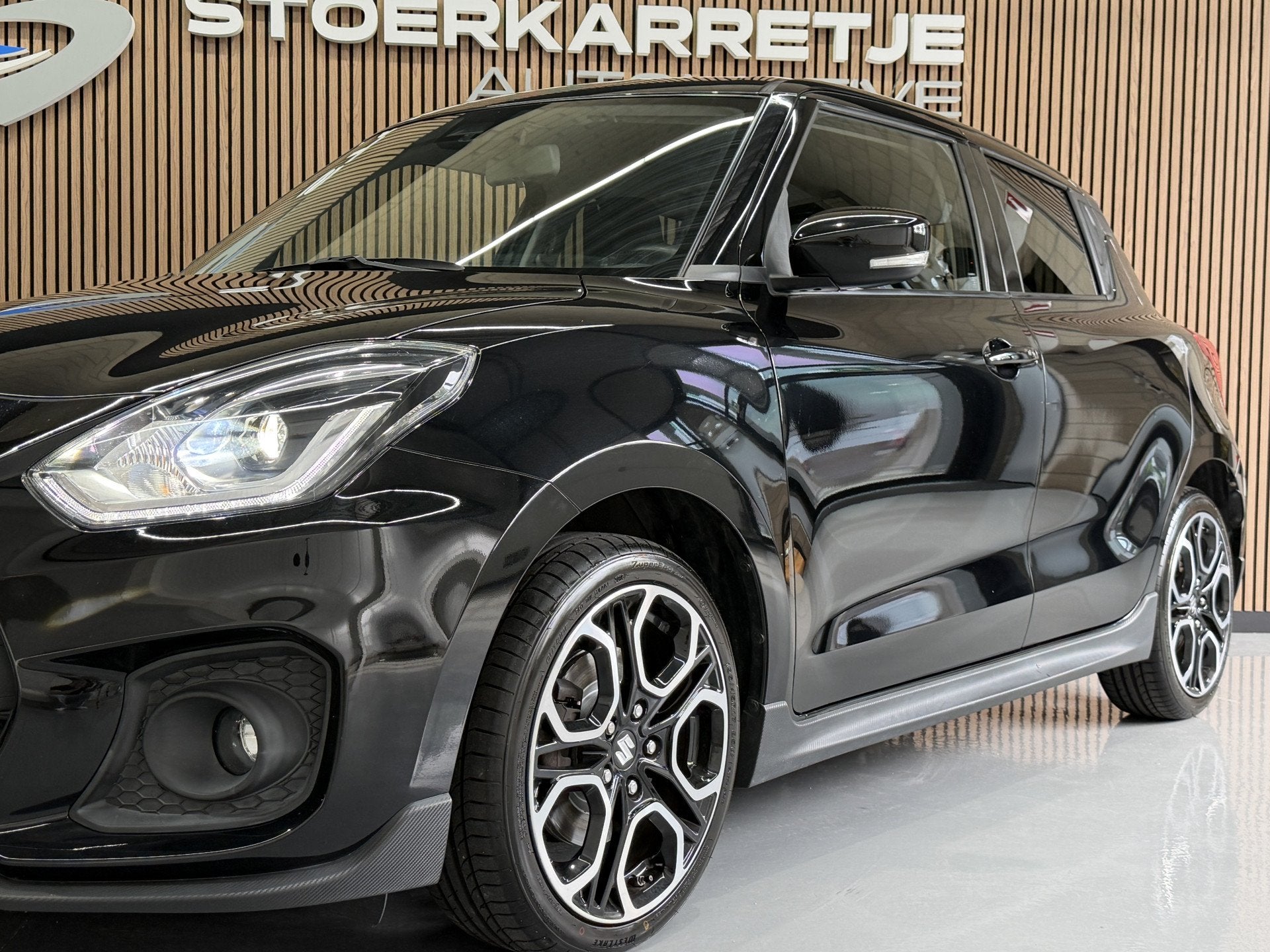 Suzuki Swift 1.4 Sport Smart Hybrid | Navi | Carplay | Dodeh, Voorwielaandrijving, Dealer onderhouden, Stof, Gebruikt