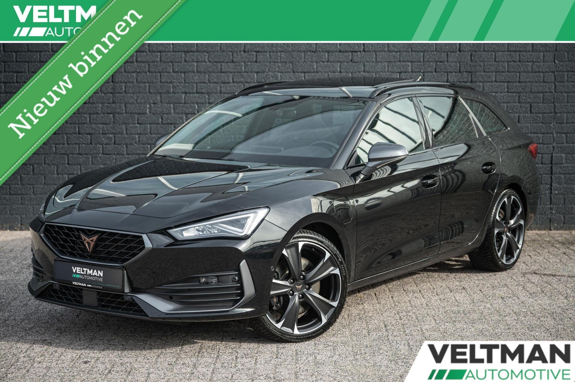 CUPRA Leon Sportstourer 1.4 e-Hybrid VZ 245PK PANO CAMERA AC, Auto's, Dealer onderhouden, 77 km/l, Gebruikt, 4 cilinders