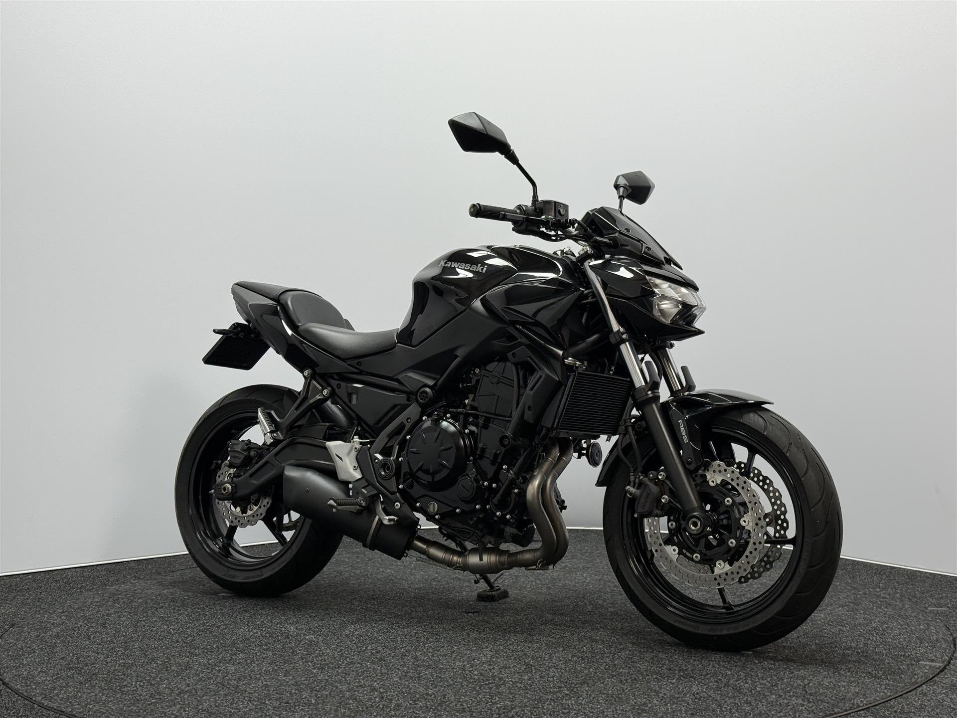 Kawasaki Z650 ABS, Motoren, Motoren | Kawasaki, LED Verlichting, 649 cc, Bedrijf, 12 t/m 35 kW