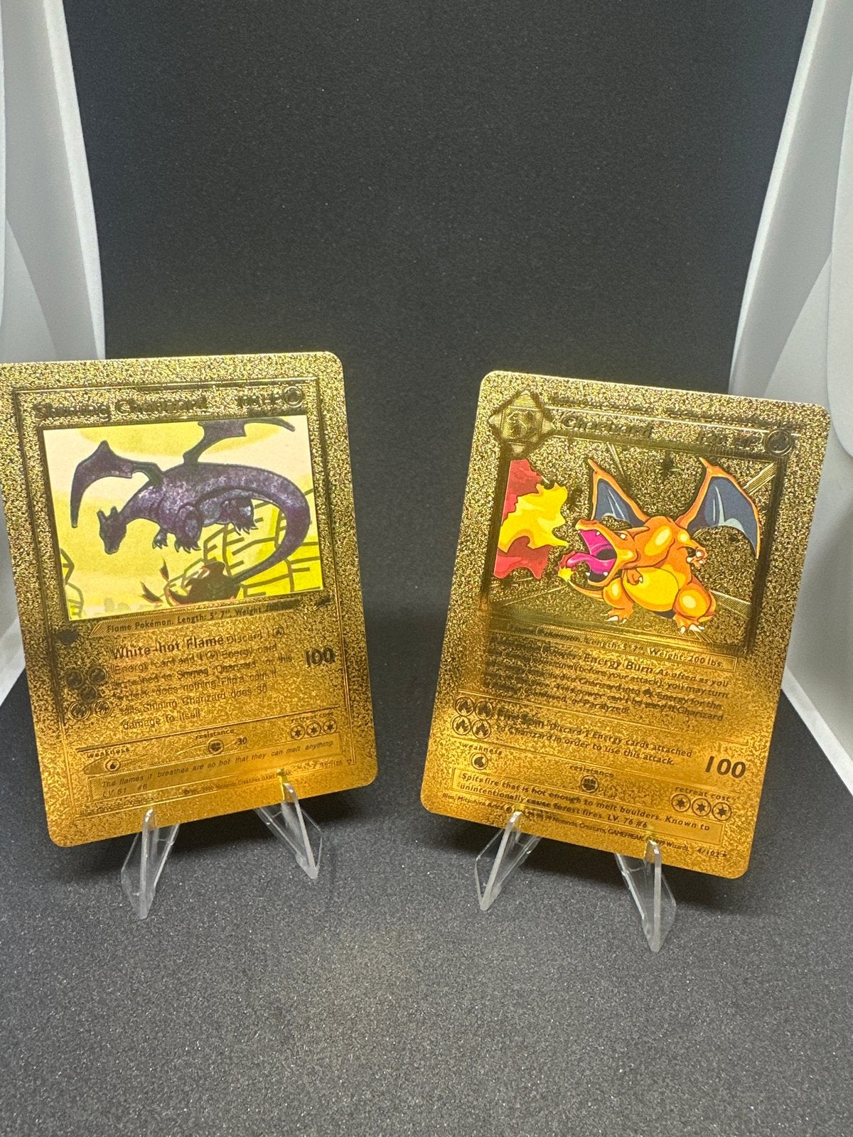Shiny Charizard en Charizard Gouden Kaarten, Ophalen of Verzenden, Zo goed als nieuw, Losse kaart, Foil