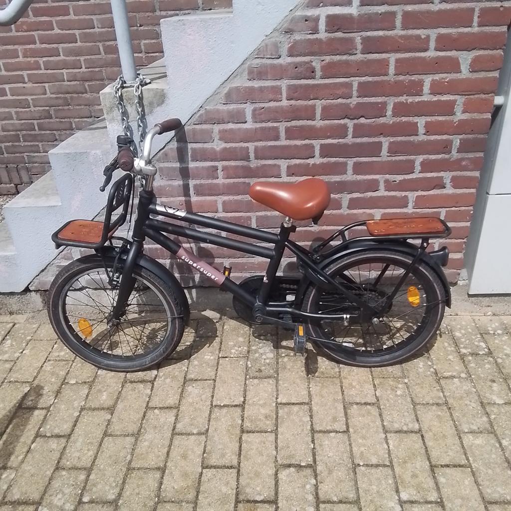 Super jongens fiets 18 inch met terug trap rem En voor rem,, Ophalen, Zo goed als nieuw, 18 inch