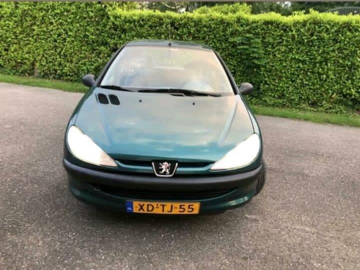 Peugeot 206 1.4 5D metallic groen, Voorwielaandrijving, Stof, 31 €/maand, 4 cilinders