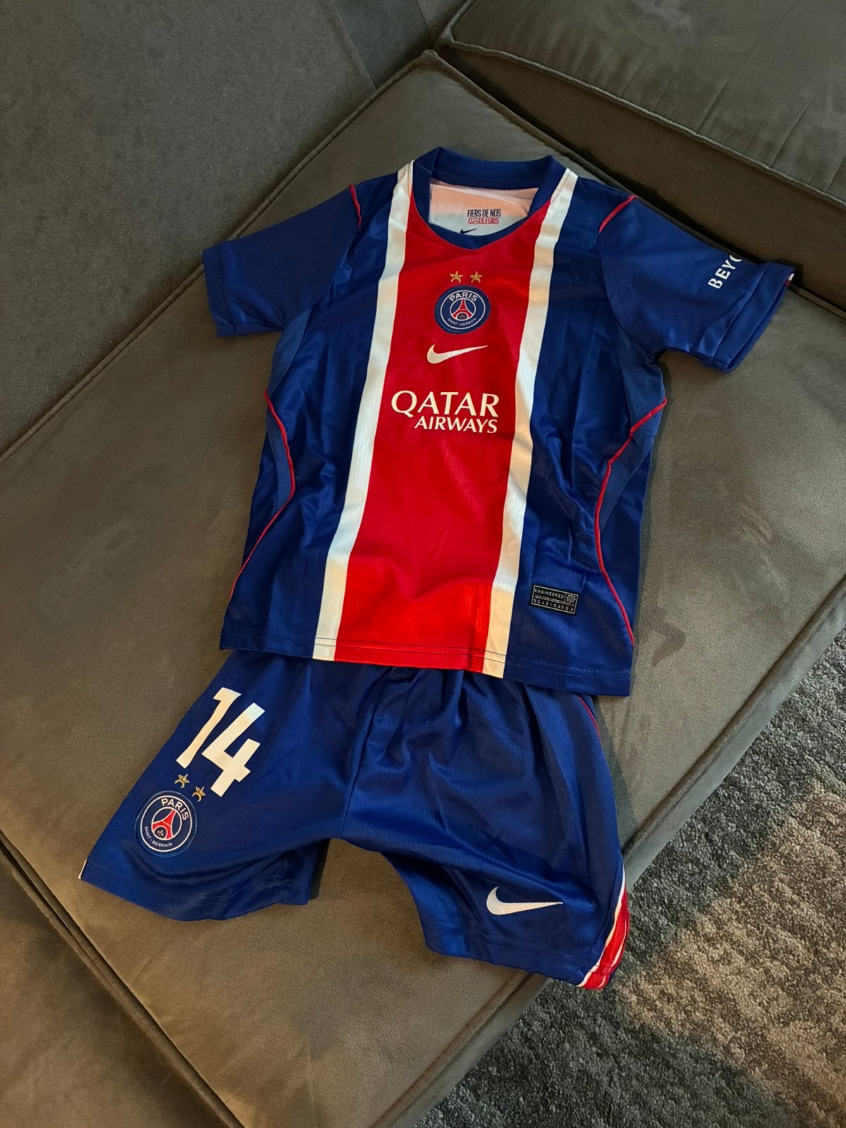 PSG kids set 26/27 maat 122/128 - D. Doué 14, Maat XS of kleiner, Verzenden, Zo goed als nieuw