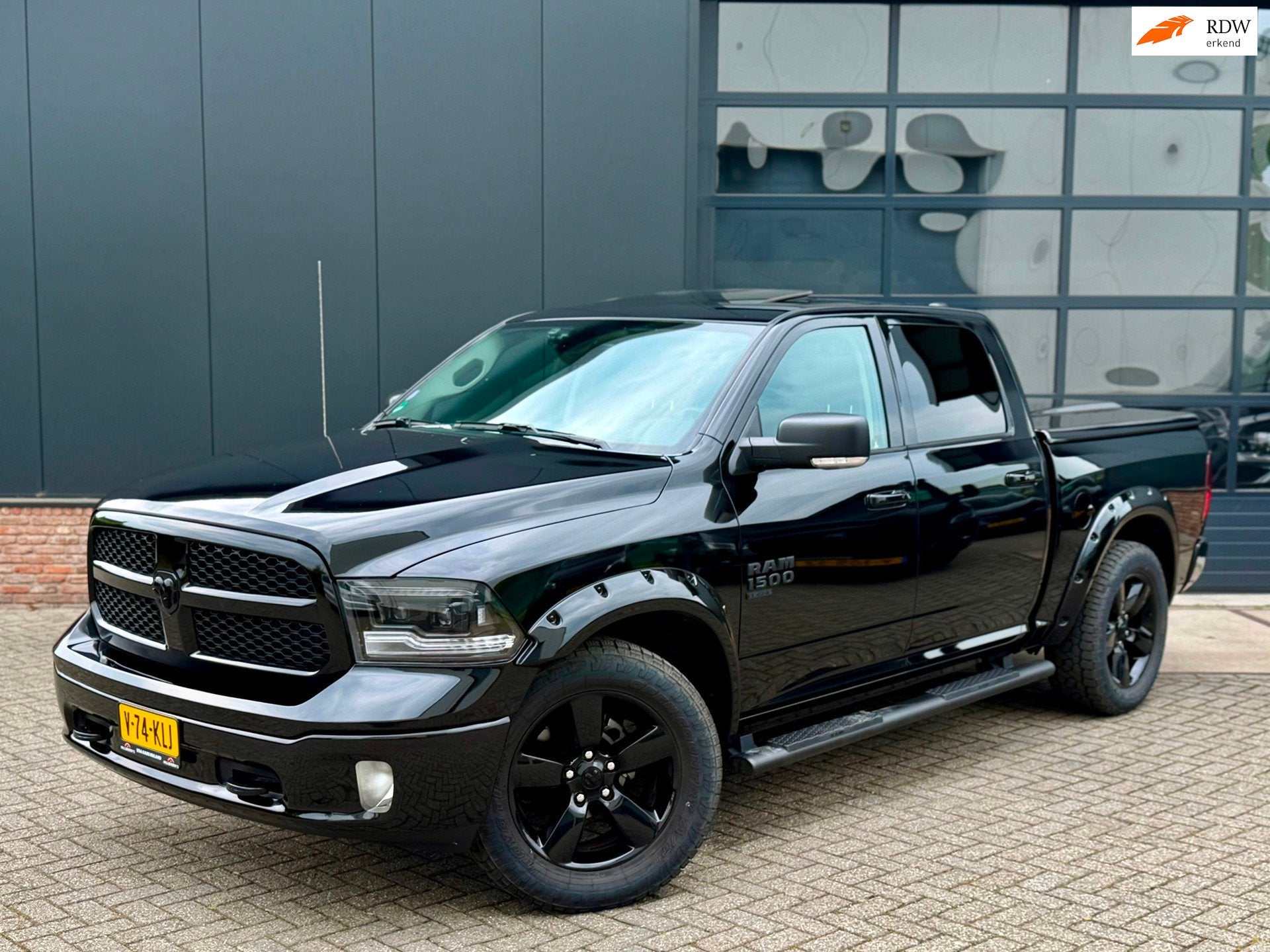 Ram RAM 1500 SLT CLASSIC RAM 1500 SLT 5.7 V8 Classic Night E, Overige merken, Gebruikt, 5654 cc, Zwart