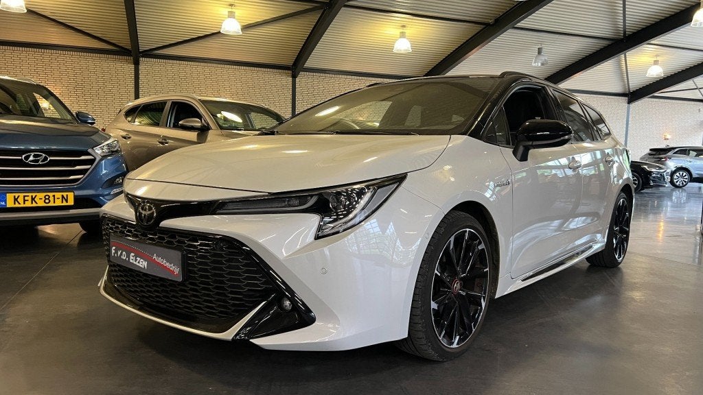 Toyota COROLLA 2.0 HYB BNS GR-SPORT, Auto's, 1345 kg, 450 kg, Gebruikt, 4 cilinders