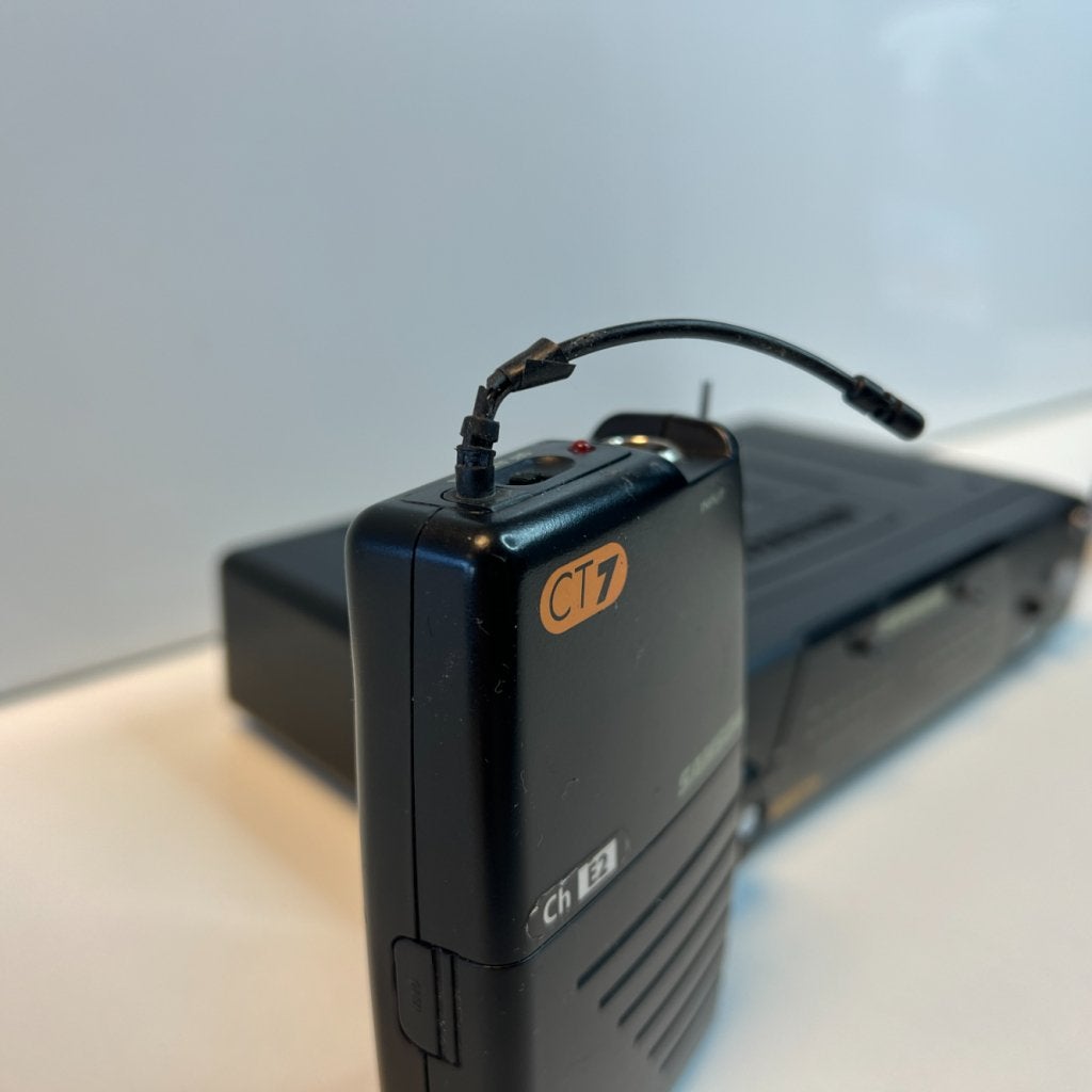 Samson CR77 Diversity Receiver + voeding | Nette staat, Samson, Zo goed als nieuw, Support@samson.com, 278-B Duffy Avenue
Hicksville, NY 11801
USA