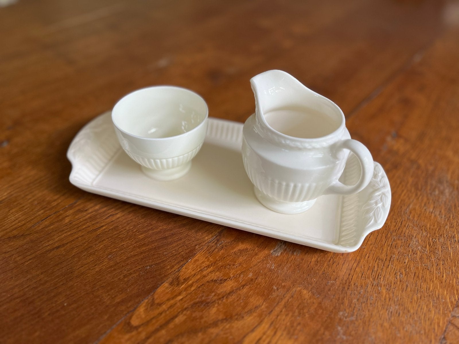 Wedgwood Edme Roomstel: Suikerpot, Melkkan en Dienblad, Overige typen, Ophalen of Verzenden, Zo goed als nieuw, Wedgwood