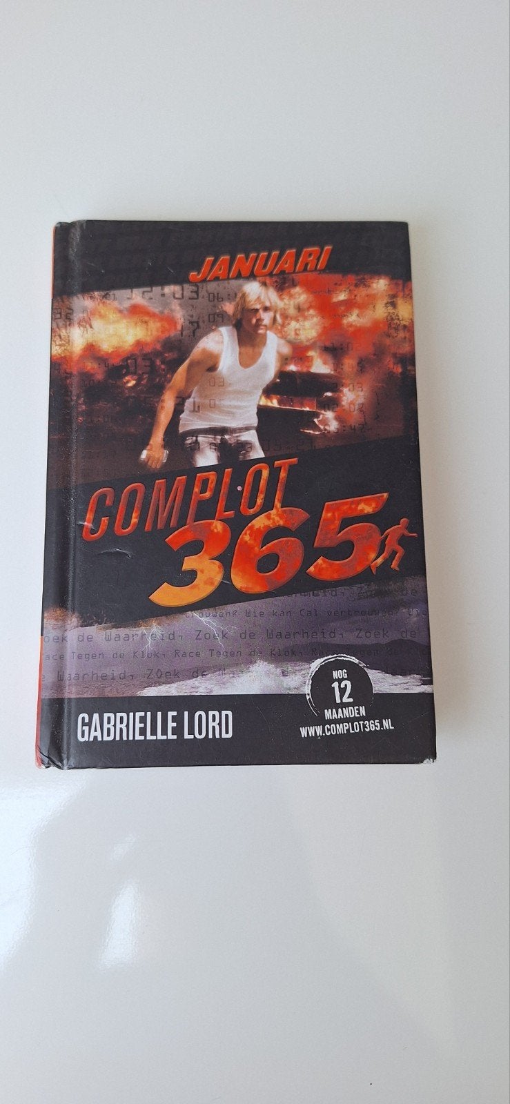 Complot 365: Januari - Gabrielle Lord (Boek), Boeken, Ophalen of Verzenden, Zo goed als nieuw, Gabrielle Lord