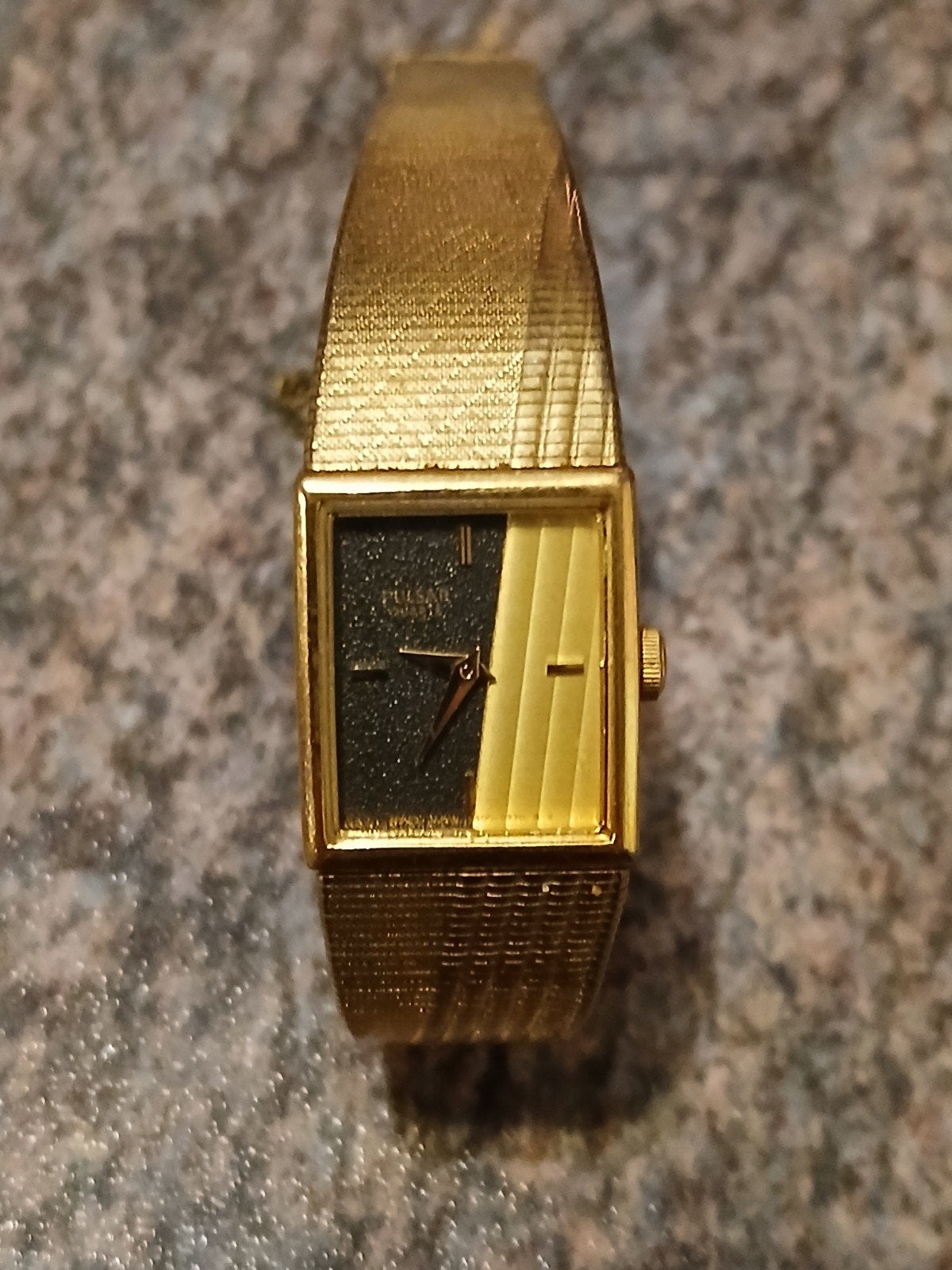 Gouden Pulsar dameshorloge - Elegant en tijdloos, Overige merken, Overige materialen, Gebruikt, Polshorloge