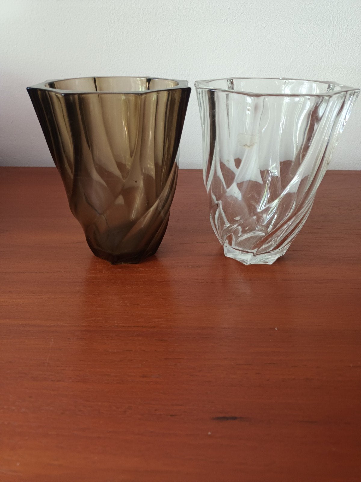 2x Kleine vaas Luminarc rookglas/ helder glas, Ophalen of Verzenden