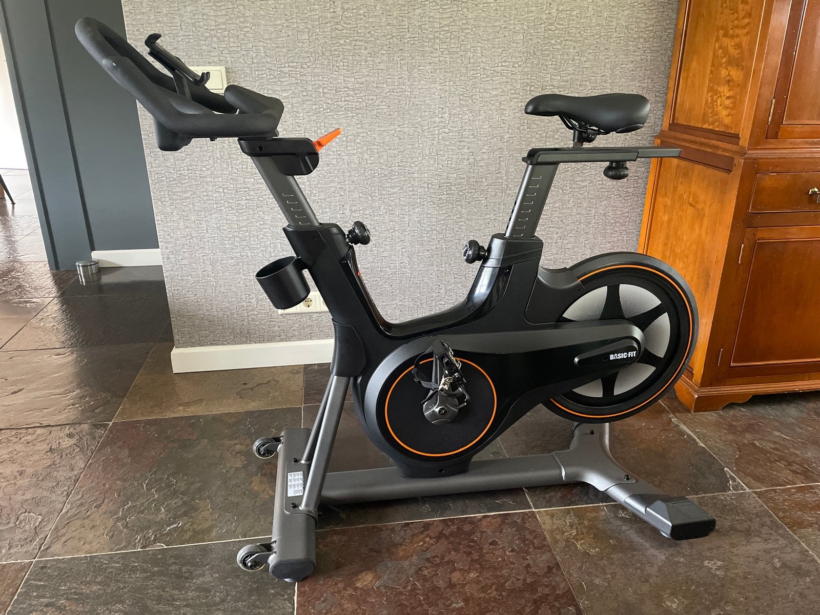 Basic-Fit Spinningfiets - Zo goed als nieuw, Ophalen, Spinningfiets, Zo goed als nieuw, Metaal