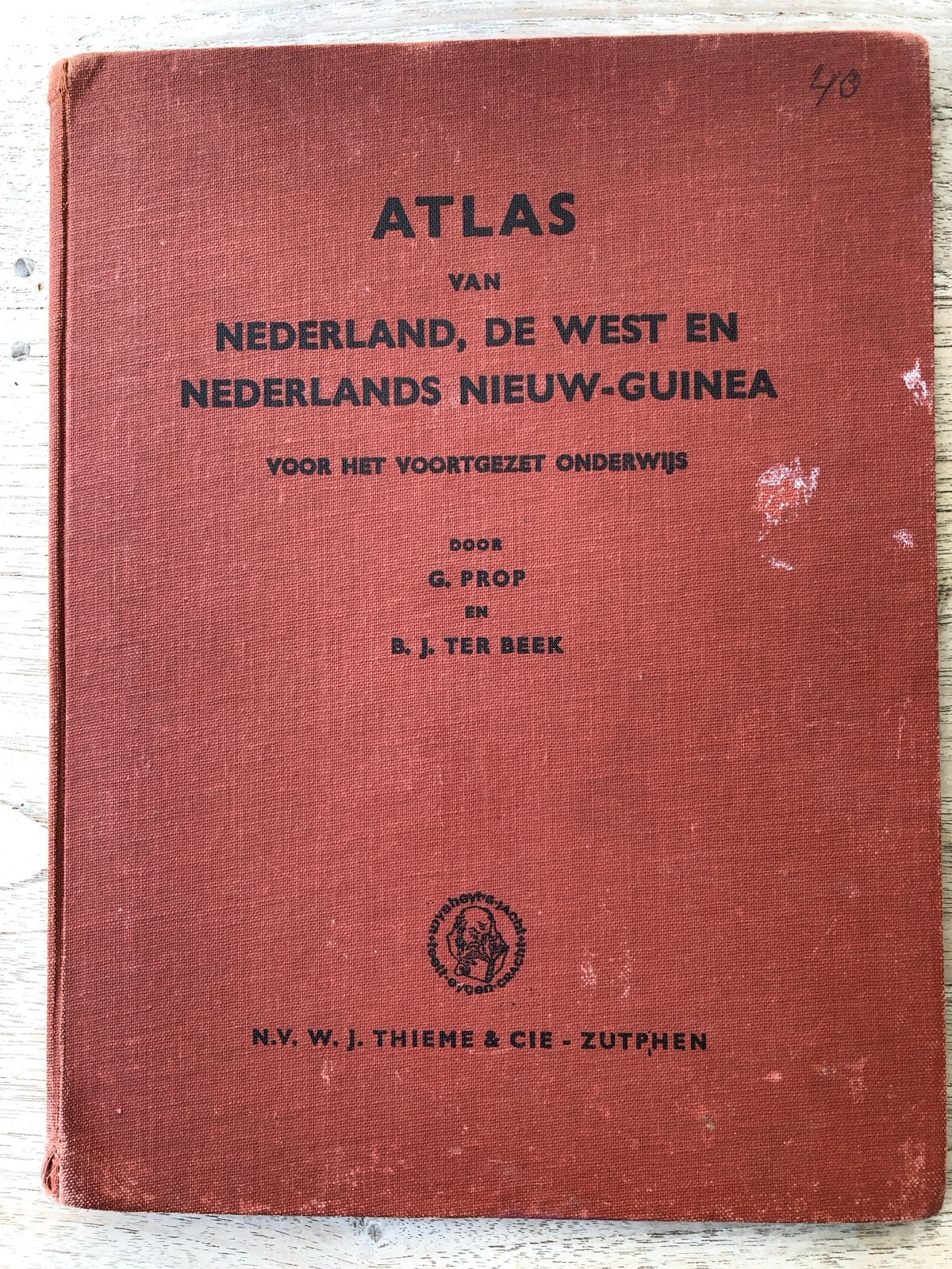 Atlas van Nederland, de West en Nederlands Nieuw-Guinea, Boeken, Gelezen, Overige atlassen, Ophalen of Verzenden, 1800 tot 2000