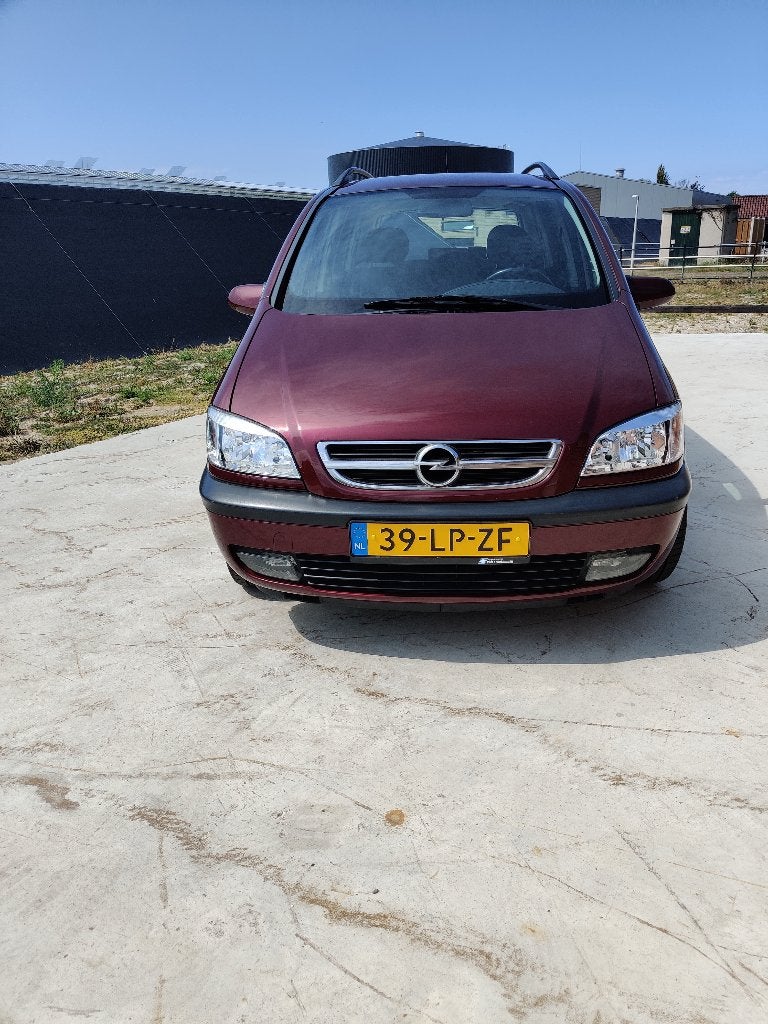 Opel Zafira 2.2 16V Elegance Automaat 2003 Rood, Auto's, Stof, Zwart, 4 cilinders, 7 stoelen