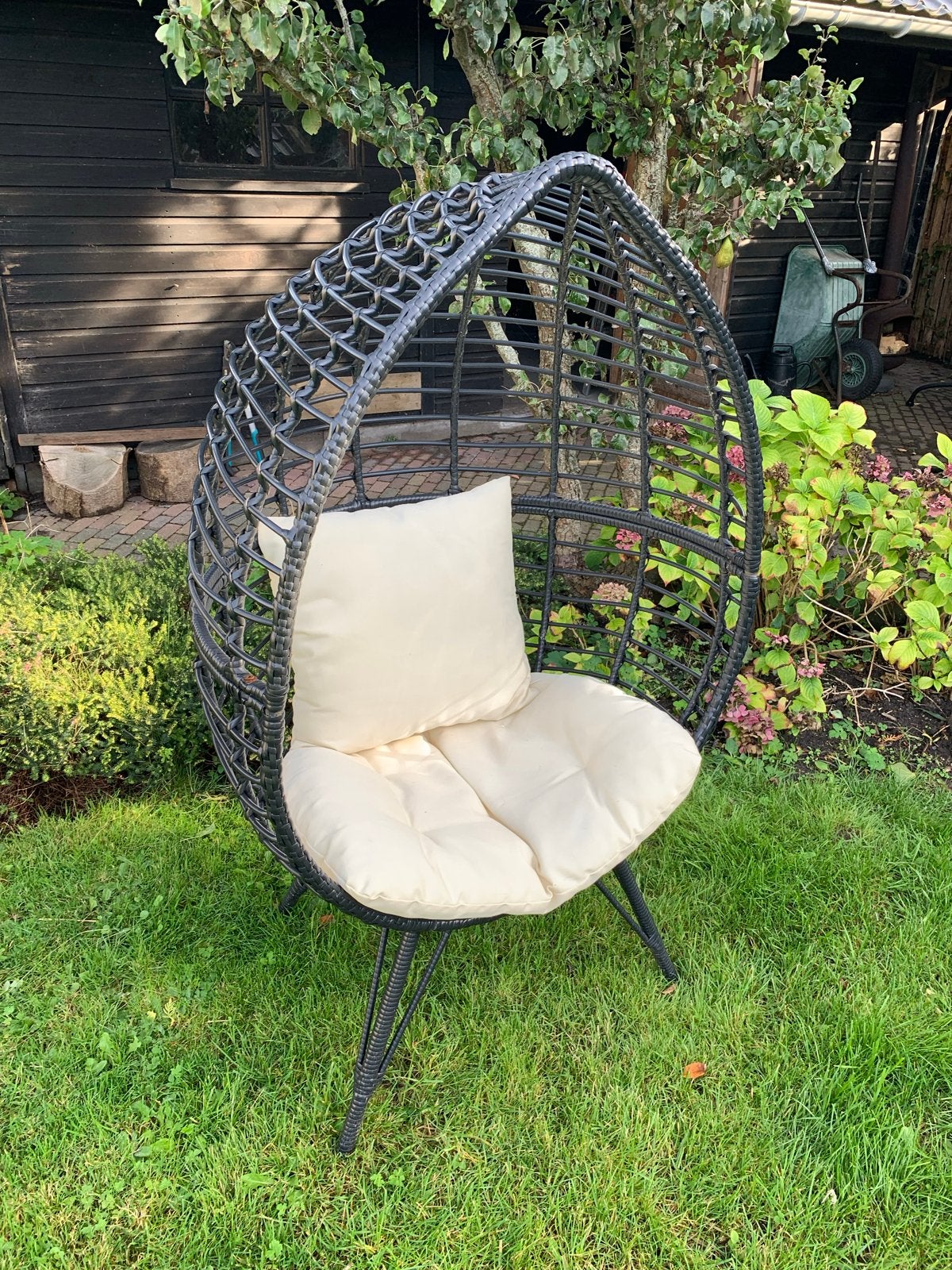 Comfortabele Wicker Egg Chair met Kussen - Zo goed als nieuw, Tuin en Terras, Ophalen of Verzenden, Zo goed als nieuw, Wicker