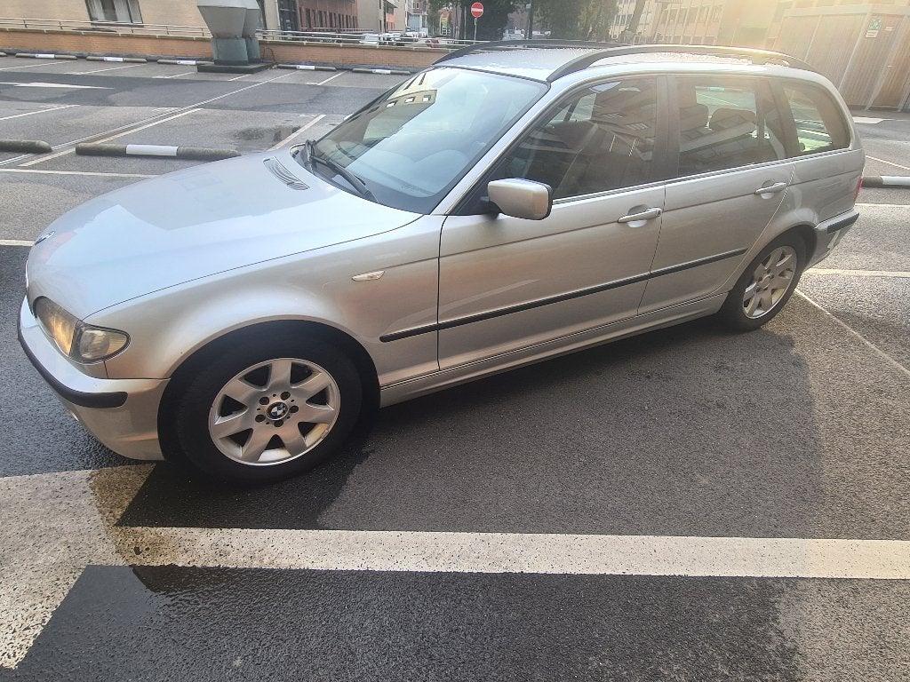 BMW 318i Touring Spec.Edition AUTOMAAT, Auto's, Automaat, Achterwielaandrijving, Zwart, Elektrische ramen