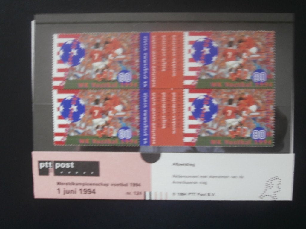 NL 1994; POSTZEGELMAPJE 124 WK VOETBALLEN LEES, Postzegels en Munten, Verzenden, Na 1940, Postfris