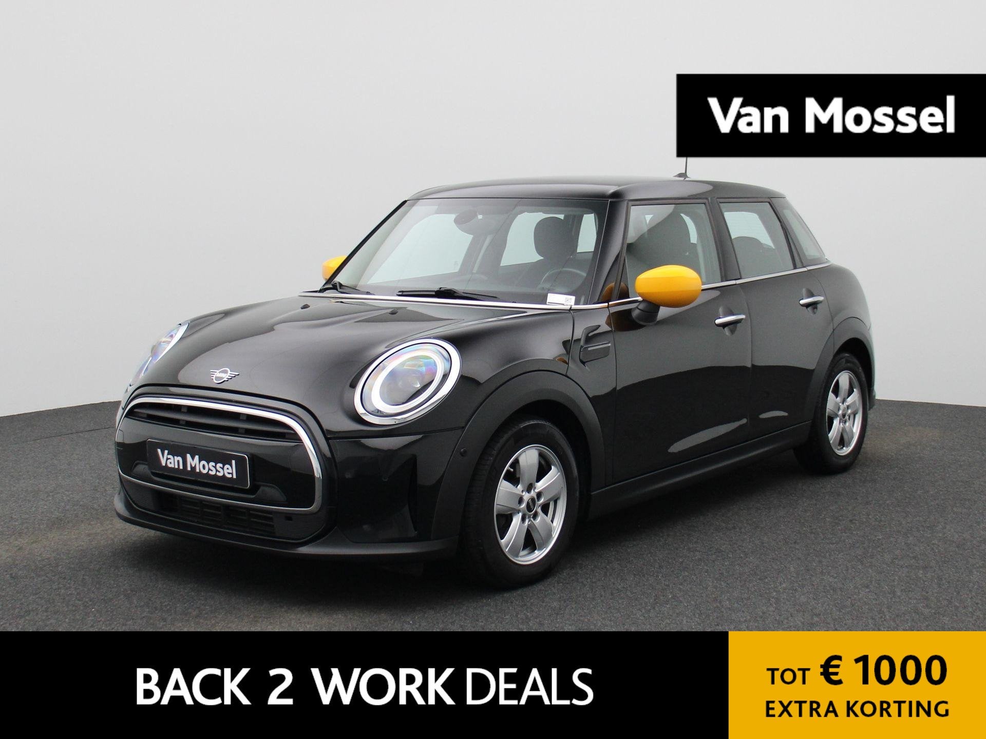 MINI 5-Deurs 1.5 One Essential | Navigatie | LMV | Parkeer s, Stof, Gebruikt, Zwart, 102 pk