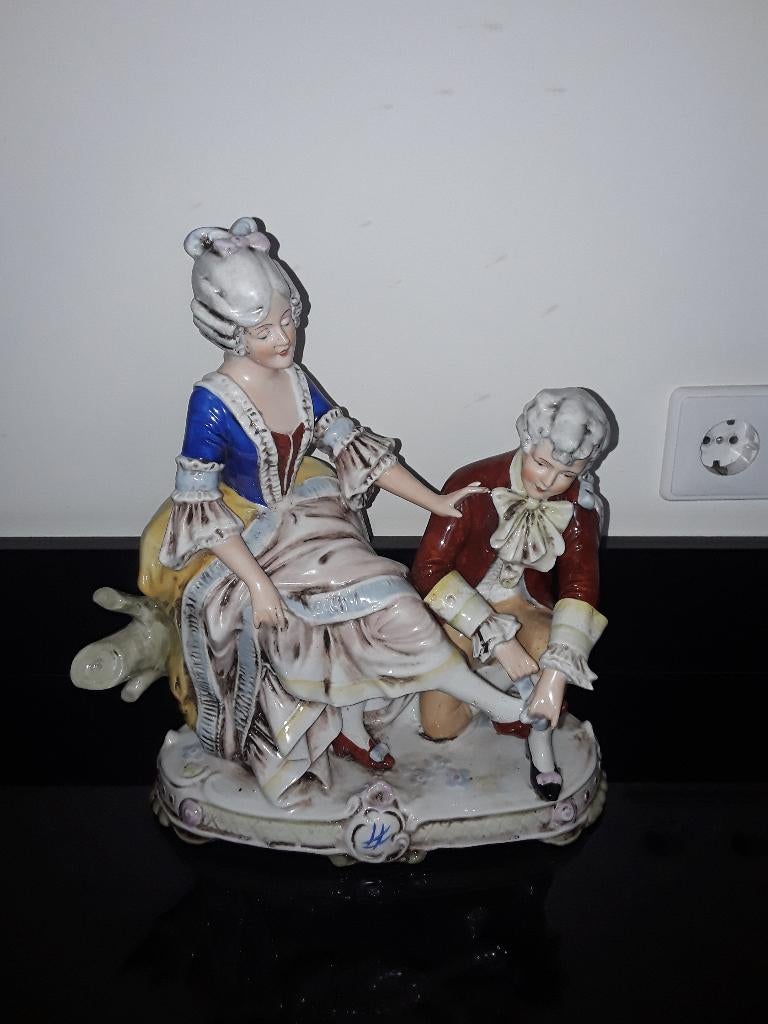 Antiek barok Grafenthal porseleinen beeld "schoenenpasser", Verzenden